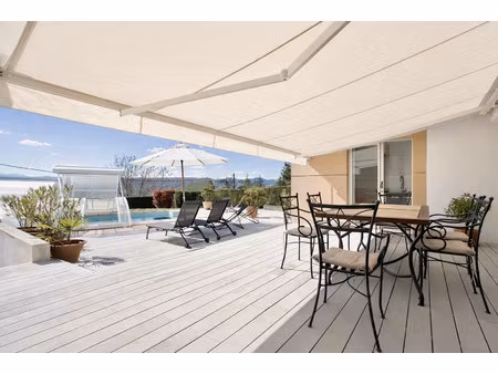 veyre monton villa de plain-pied avec vue panoramique piscine et