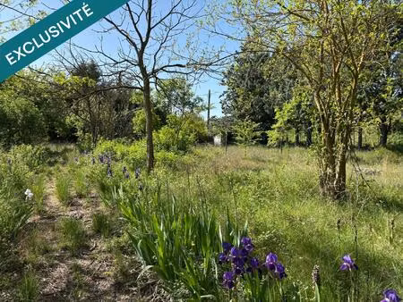 terrain constructible de 880m2 en zone uc