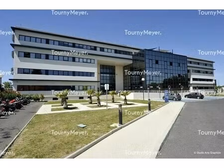 location bureaux 355 m² à 1 383 m²