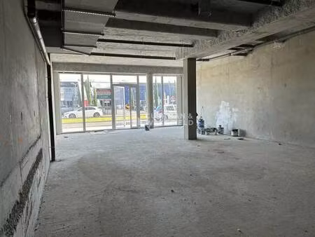 location commerce le bouscat 33110 326m²