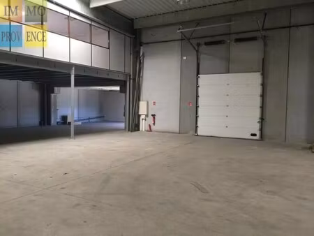 location entrepôt 715 m²