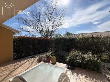 maison de plain-pied avec jardin  piscine et prestations