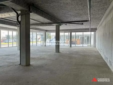 vente commerce le bouscat 33110 111m² à 326m²