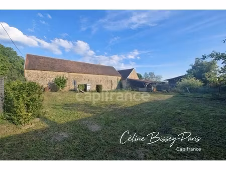 ferme 4 pièces villechetive (89)  plein pied  2 chambres  cour  jardin  nombreuses dépenda