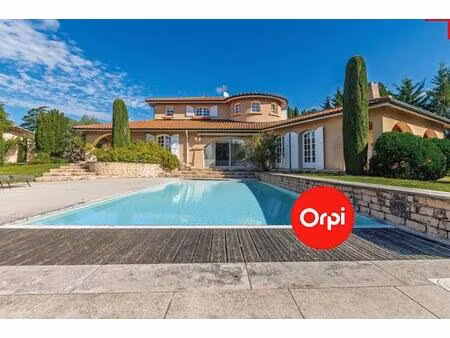 voici une propriété d’exception au cœur du village de saint-priest à vendre