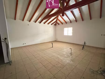 à louer local de 59 m2 proche tribunal et chu pointe-à-p