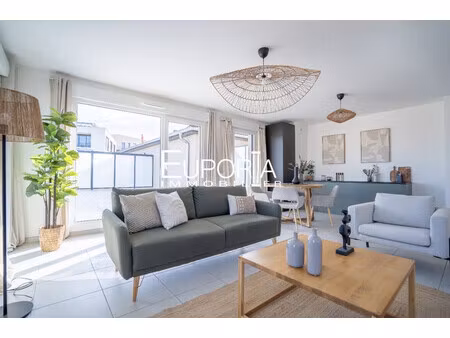 appartement t4 dernier étage 81m2 terrasses 66m2 dardilly