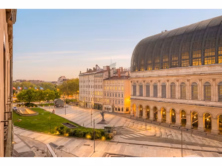 t3 de 87 m2 avec vue sur l'opéra