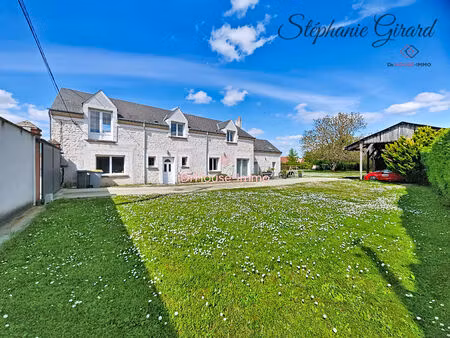 longère rénovée de 208 m² 8 pièces 4 chambres  sur terrain clos de 1 840 m² sans vis-à-vis