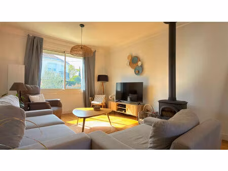 en fond d'impasse - maison avec 3 chambres et jardin.