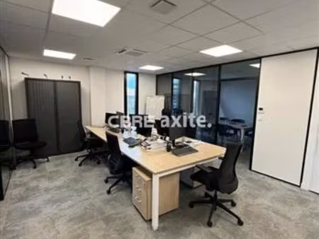 location bureau poisy 121 m²