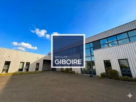 vente entrepôt 2 087 m²