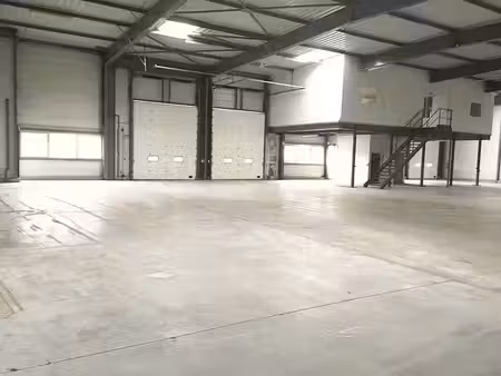 location local d'activités st brice sous foret 912 m²