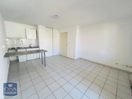 appartement à louer 2 pièces 41 m² - port-de-bouc (13) - 650€