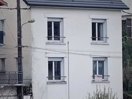 immeuble composé de deux t3  garages  cave  terrasse  à finir de rénover 19000 tulle