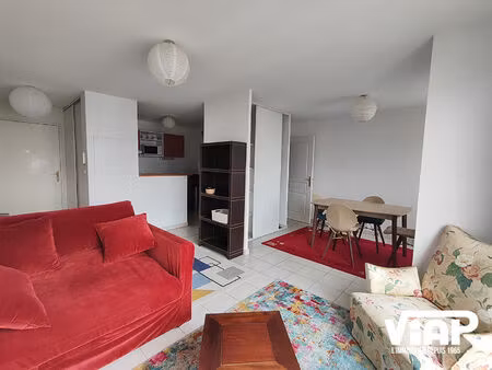 grand t2 meublé proche place des carmes