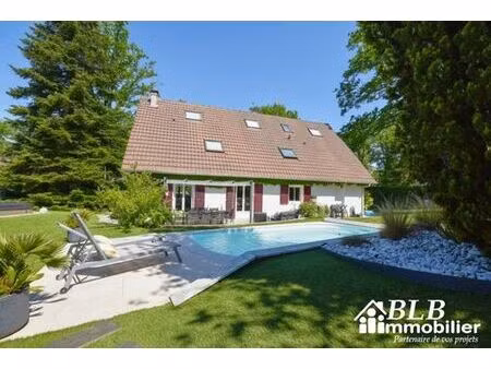 maison de prestige de 243 m2 en vente les essarts-le-roi  île-de-france