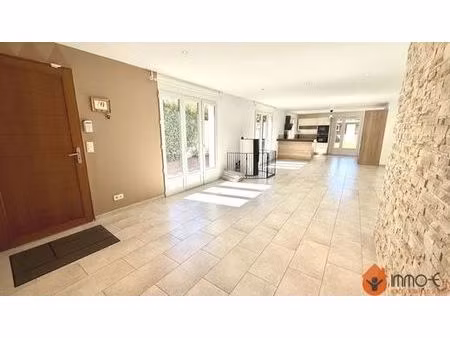 maison de 6 pièces de luxe en vente à magny-le-hongre  france