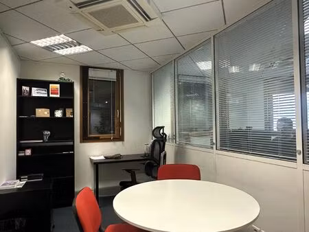 location local professionnel 89m² lyon 9ème