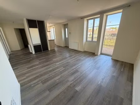 location appartement 4 pièces 73m² pont de vaux 01190