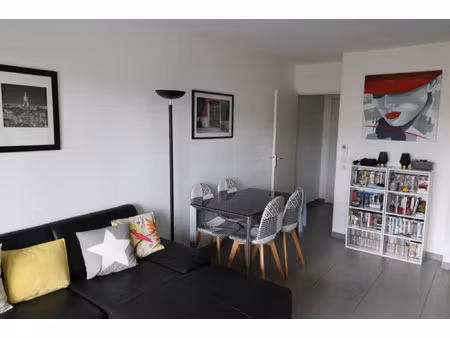 location appartement 2 pièces 44 m² à aix-en-provence (13090)