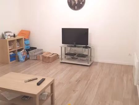 t1/2 proche du métro st just