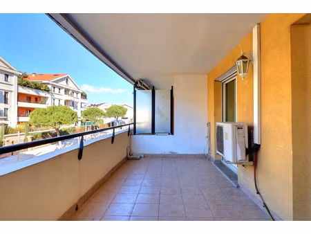 bonneveine - appartement t2 - terrasse emplacement excepti