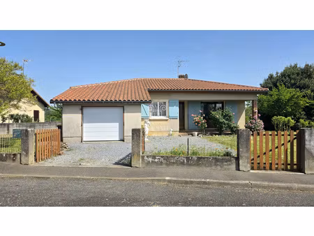 maison plain pied t4 - centre ville a pied - terrain de 593m² et garage / eauze