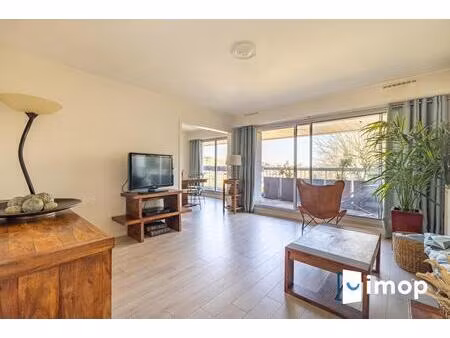 appartement traversant 4 pièces