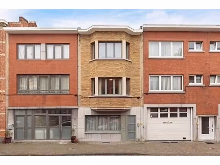 opbrengsteigendom met 3 vergunde appartementen