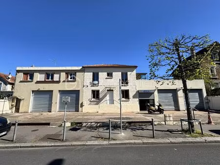 immeuble mixte de 360 m² à les pavillons-sous-bois