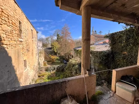 vente immeuble pons (17800)