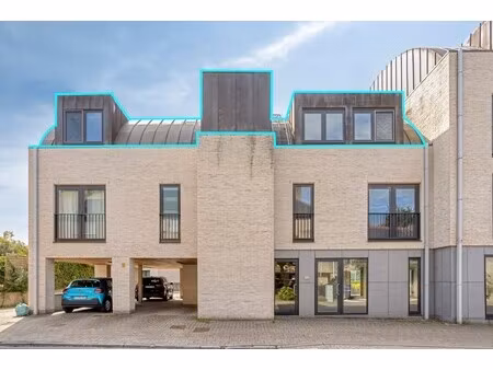 appartement 2012 met terras  parking op strategische ligging