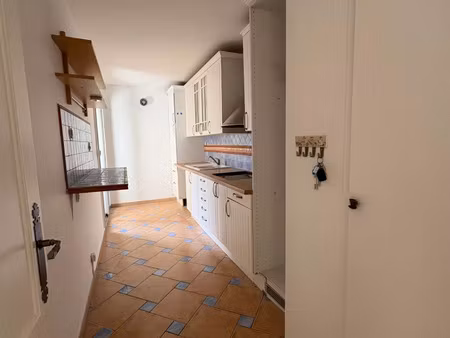 location appartement 4 pièces 90 m² à toulon (83000)