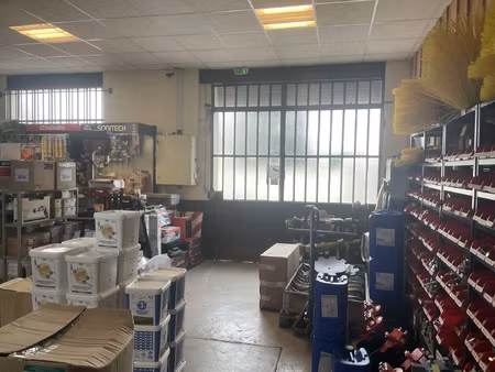 location local commercial 225m² margaux 33460