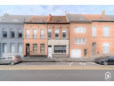 charmante en verder af te werken woning