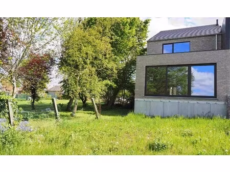 unieke halfopen woning op een mooie ligging in de klijtberg te vichte met 4 kamers en geze