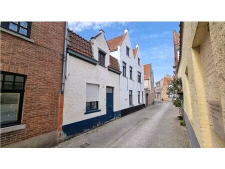 gezellige 1-slaapkamerwoning met stadsterras te koop in brugge