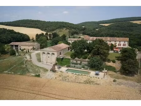 château à vendre à carcassonne : 1 350 000 € | 827m²