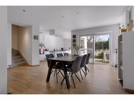 ruime  volledig gerenoveerde woning in hartje centrum