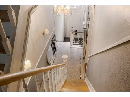 ruim gerenoveerd herenhuis in oostende.