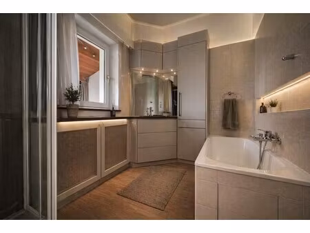 karaktervol herenhuis met binnenkoer op ruim perceel in vreren (tongeren-borgloon)