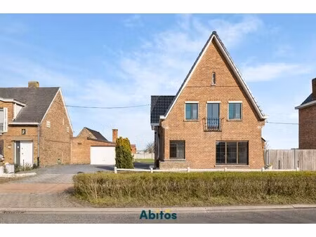 villa met 3 slaapkamers en ruime garage in beervelde  lochristi