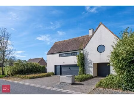 rustig gelegen vernieuwde villa