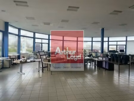 location bureaux 1 323 m²