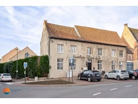 handelspand met bovengelegen woonst op toplocatie te erps-kwerps