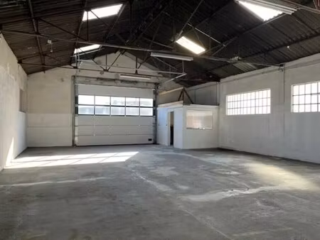 location local d'activités 220 m²