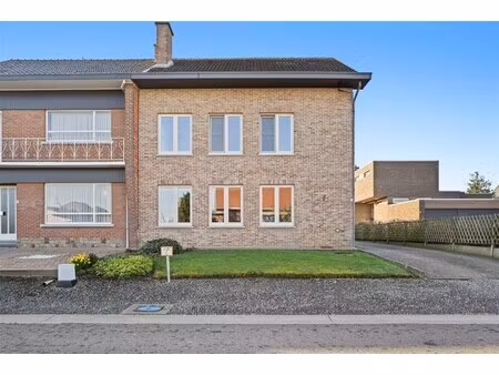 te koop: ruime halfopen bebouwing met 3 slaapkamers op 6a in rijkel!