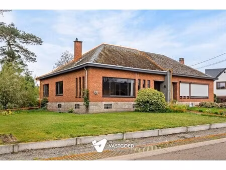 te renoveren woning met 3 slaapkamers op rustige doch centrale ligging in lummen (meldert)