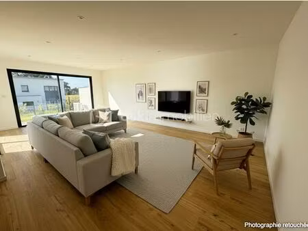 maison contemporaine de 135 m² à montreuil-le-gast